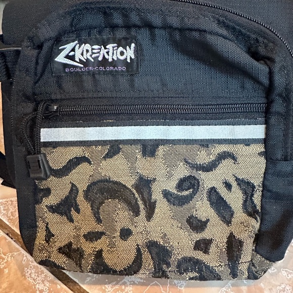 Vintage Two-Tone Design Fanny Pack with Built in Water Bottle Holders - Picture 1 of 12